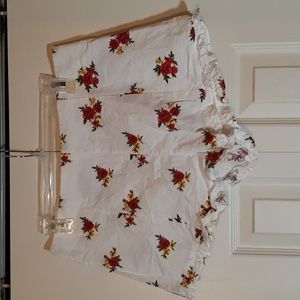 [Addon Deal $7] White Floral Shorts